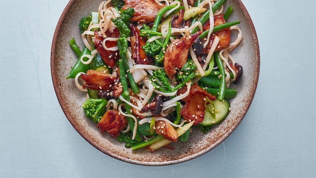 Ensalada Teriyaki con NoPollo de The Vegetarian Butcher Ensalada Teriyaki con NoPollo de The Vegetarian Butcher